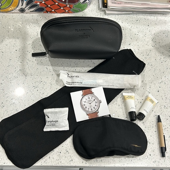 Shinola x American Airlines Flagship First Class Amenity Kit in Zipper Black Bag - Picture 3 of 11